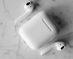 how to clean your airpods case thumbnail